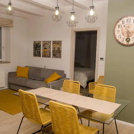 Il Borgo Girasole شقة Busca
