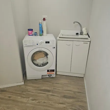 Il Borgo Girasole 아파트 Busca